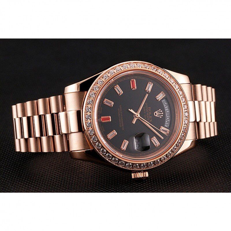 Montre suisse Rolex Day-Date avec diamants et rubis, cadran noir et bracelet en or rose 1454102 